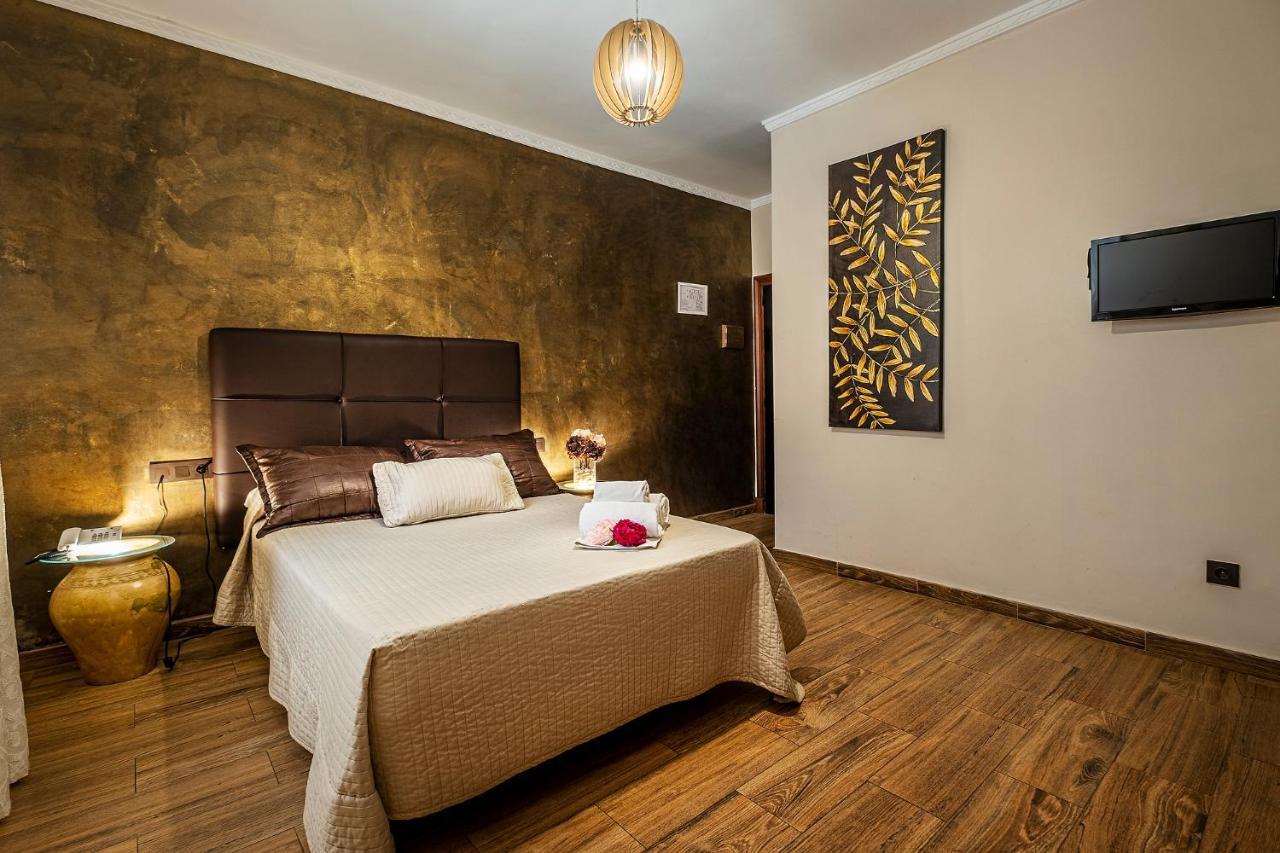 Hotel Gines Luaran gambar