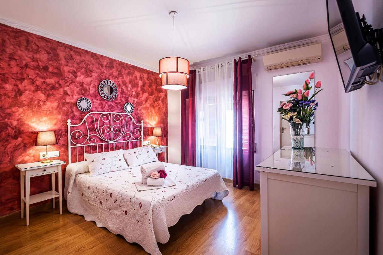 Hotel Gines Luaran gambar