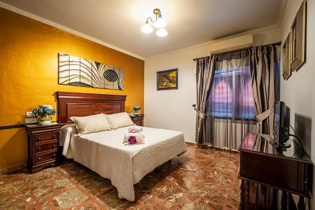 Hotel Gines Luaran gambar