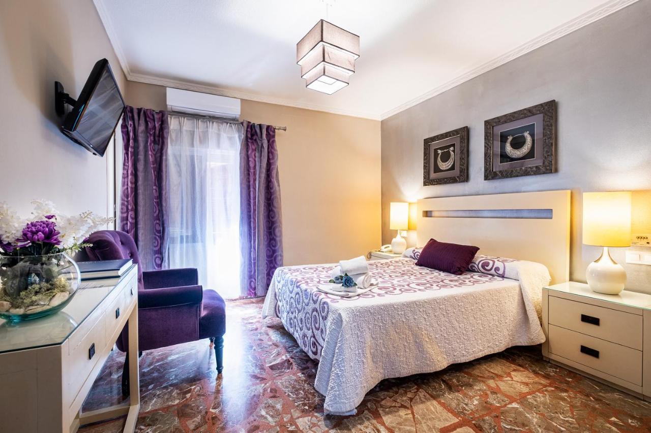 Hotel Gines Luaran gambar