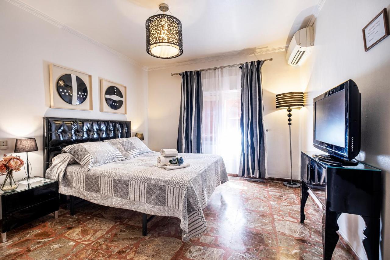 Hotel Gines Luaran gambar