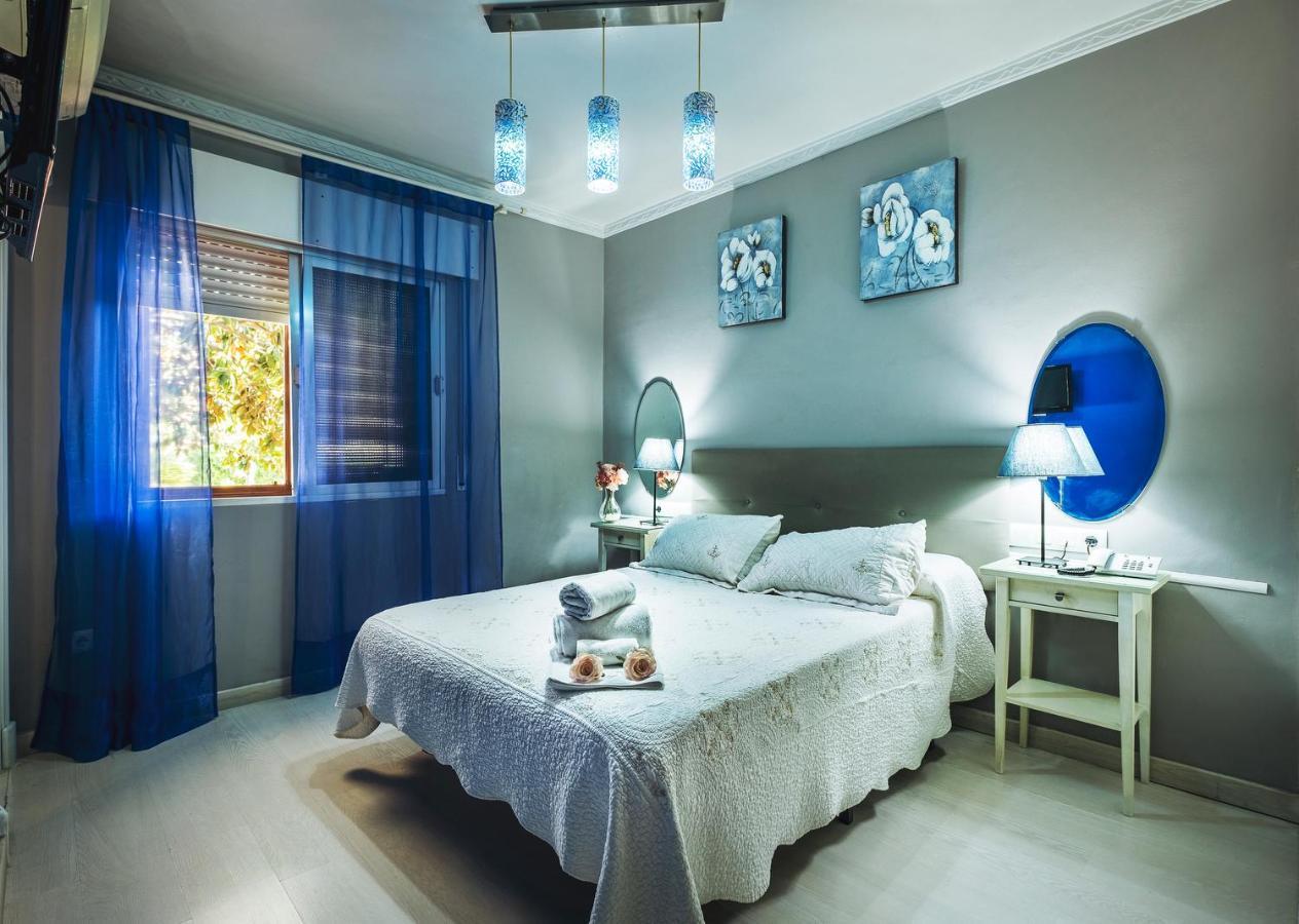 Hotel Gines Luaran gambar