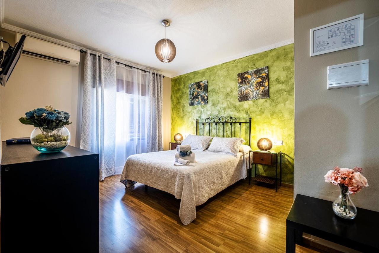 Hotel Gines Luaran gambar