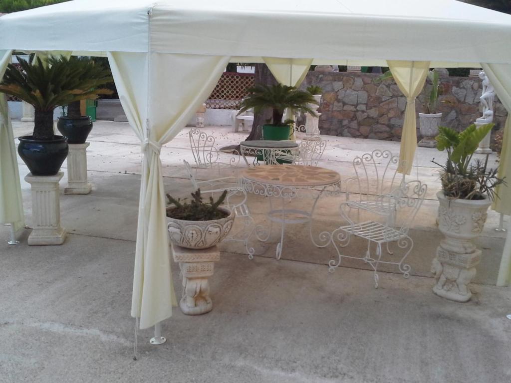 Hotel Gines Luaran gambar