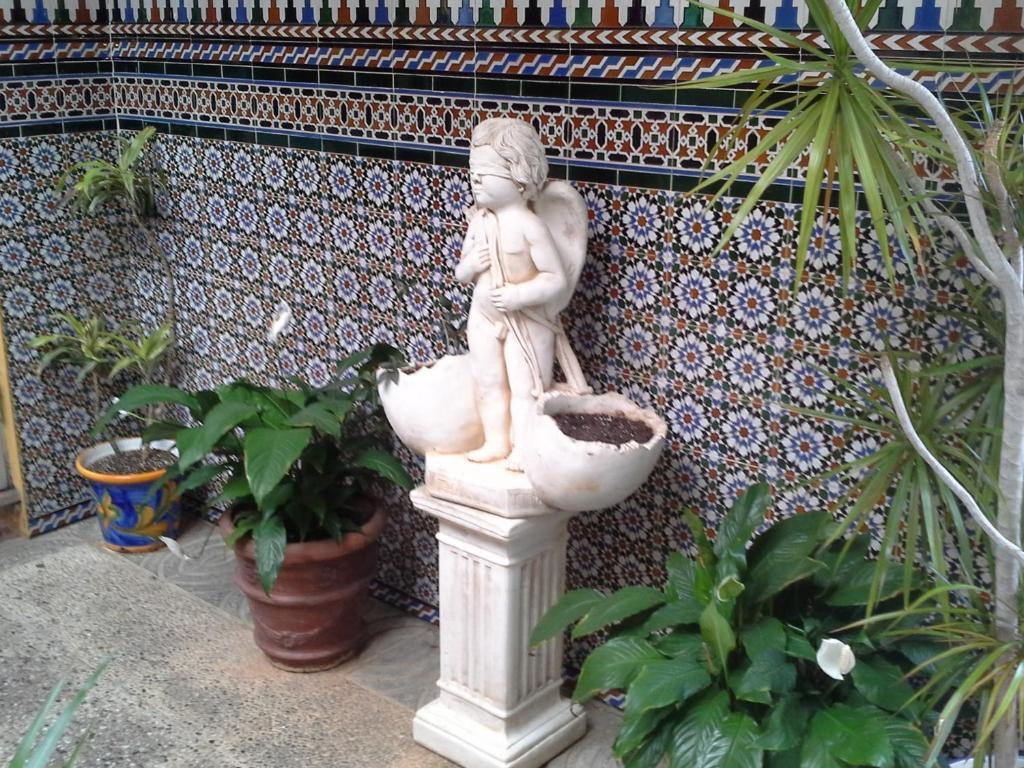 Hotel Gines Luaran gambar